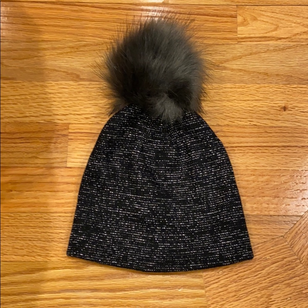 Super cute pom pom hat